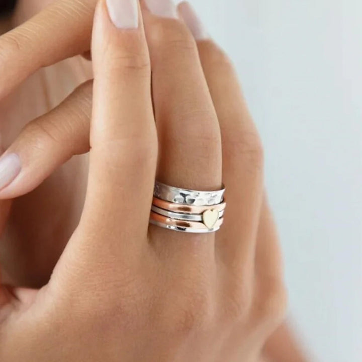 Ring mit mehrschichtigem Herzband