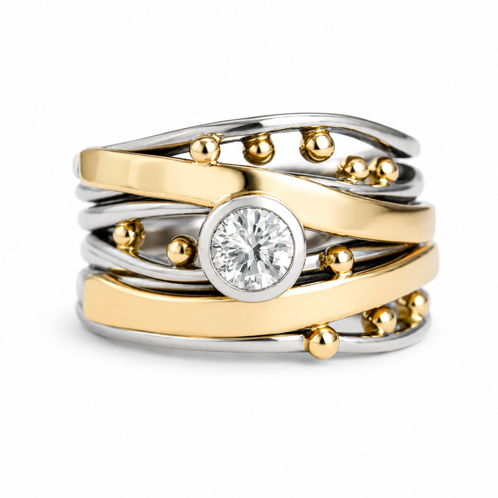 Vintage-Ring mit Filigranarbeit und Zirkonia