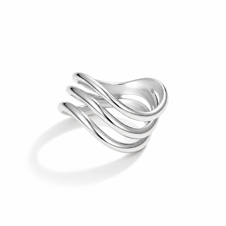 Auffälliger Ring mit wellenförmigem Design