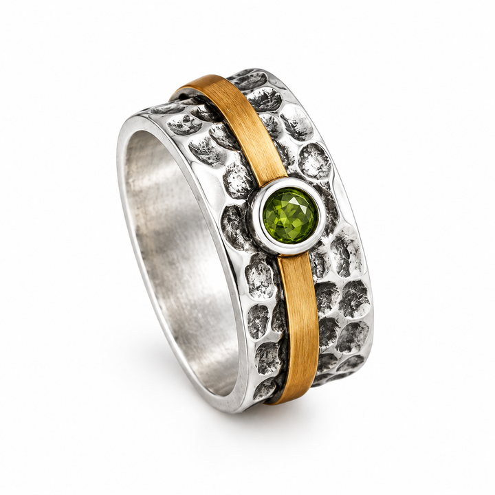 Ring aus gehämmertem Fusion-Stein