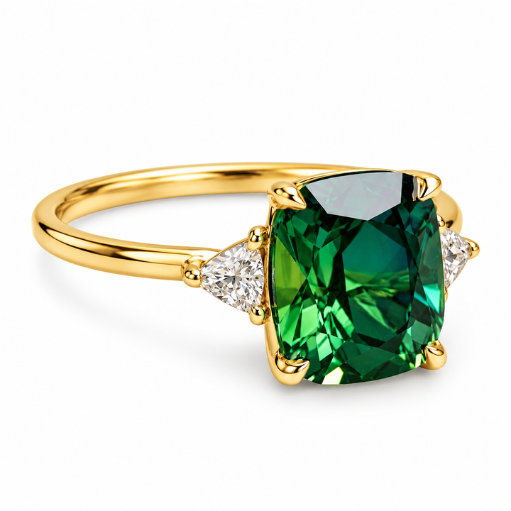Strahlender Ring mit drei Steinen