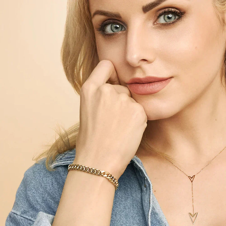 Armband mit geformten Gliedern