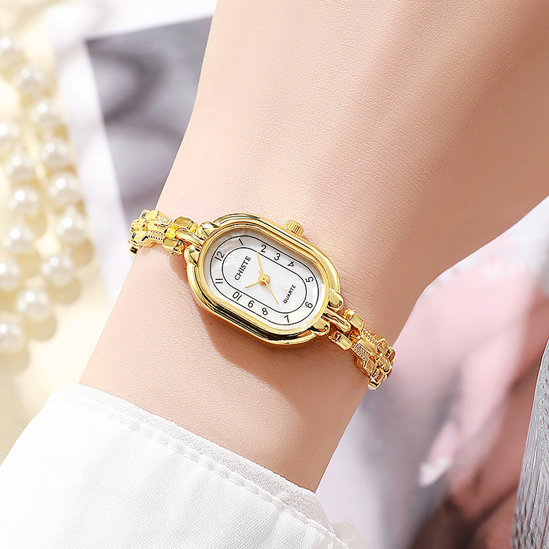 Elegante Armbanduhr mit schlanken Gliedern