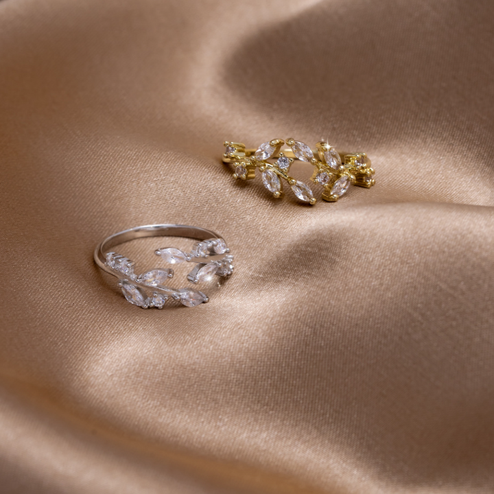Marquise-Laurel-Ring