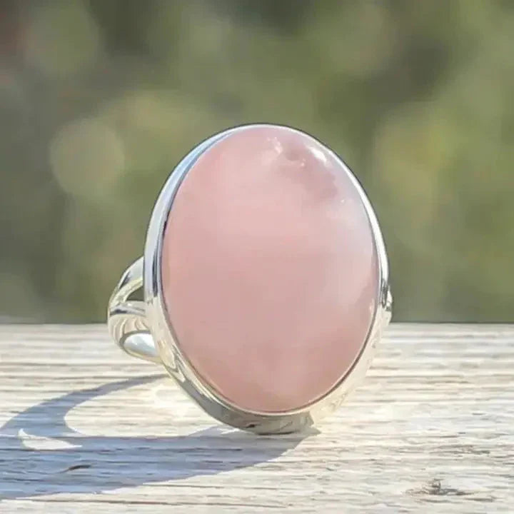 Ovaler Statement-Ring in Blush