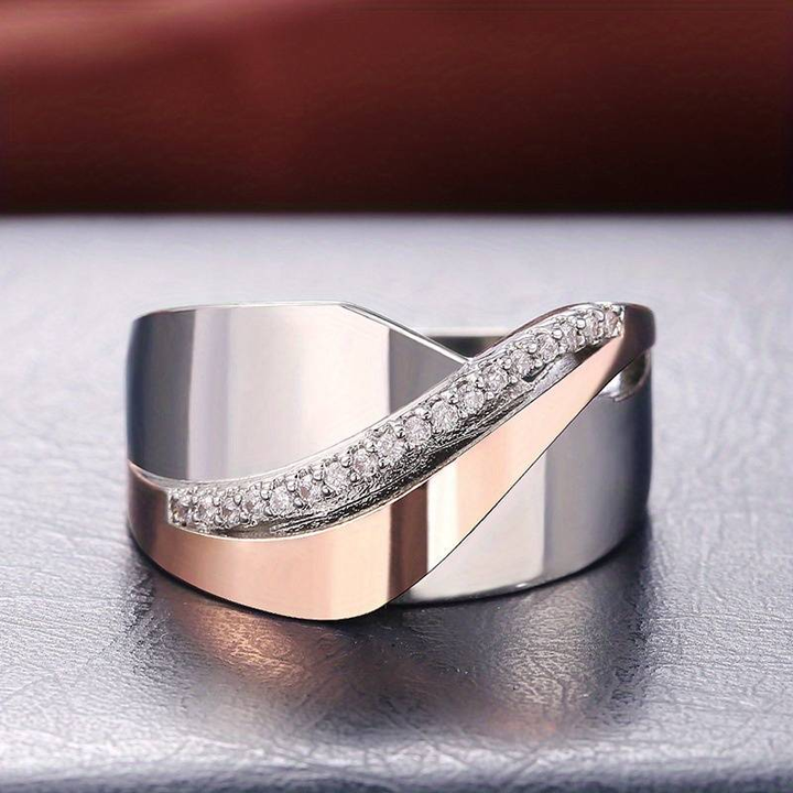 Auffälliger Ring mit Kristall-Crossover-Design