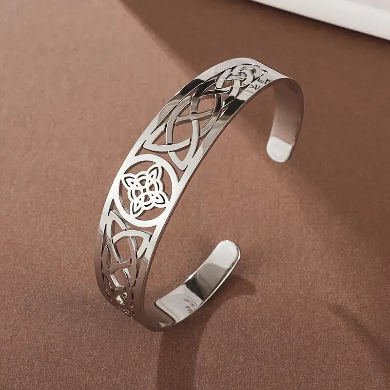 Armband mit keltischem Knotenmuster