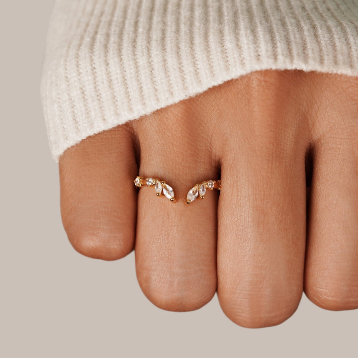 Ring - Crystal Vine Embrace
